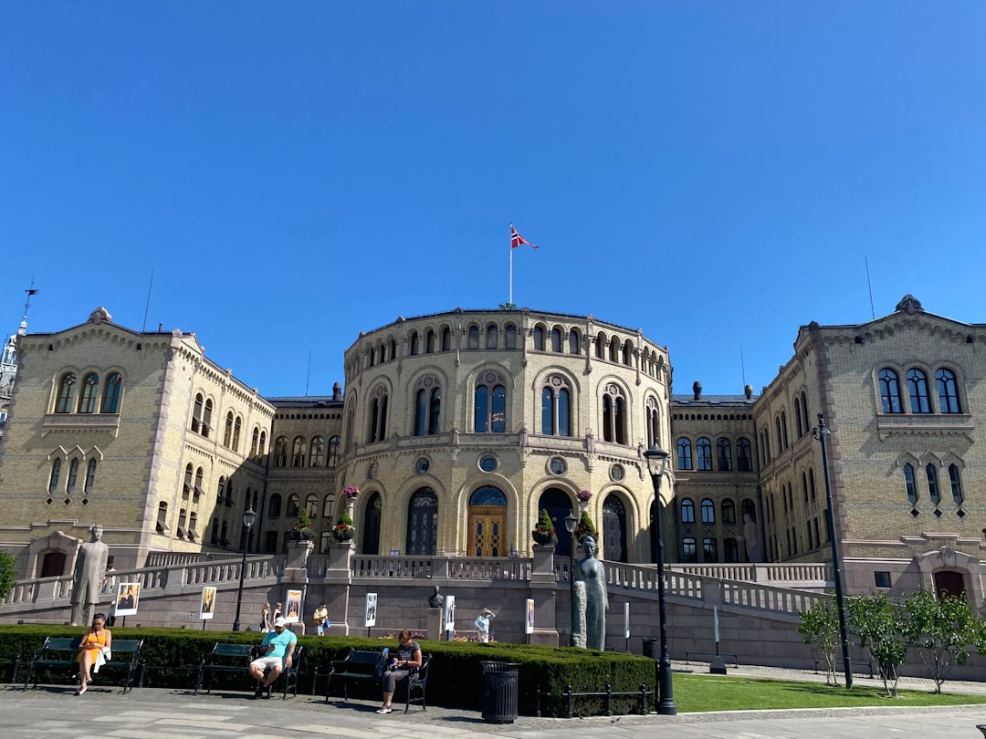 Norvège : carburant, école et Pâques en approche