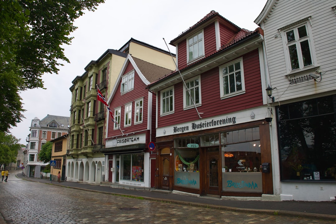 Vivre à Oslo vs Bergen en avril 2026