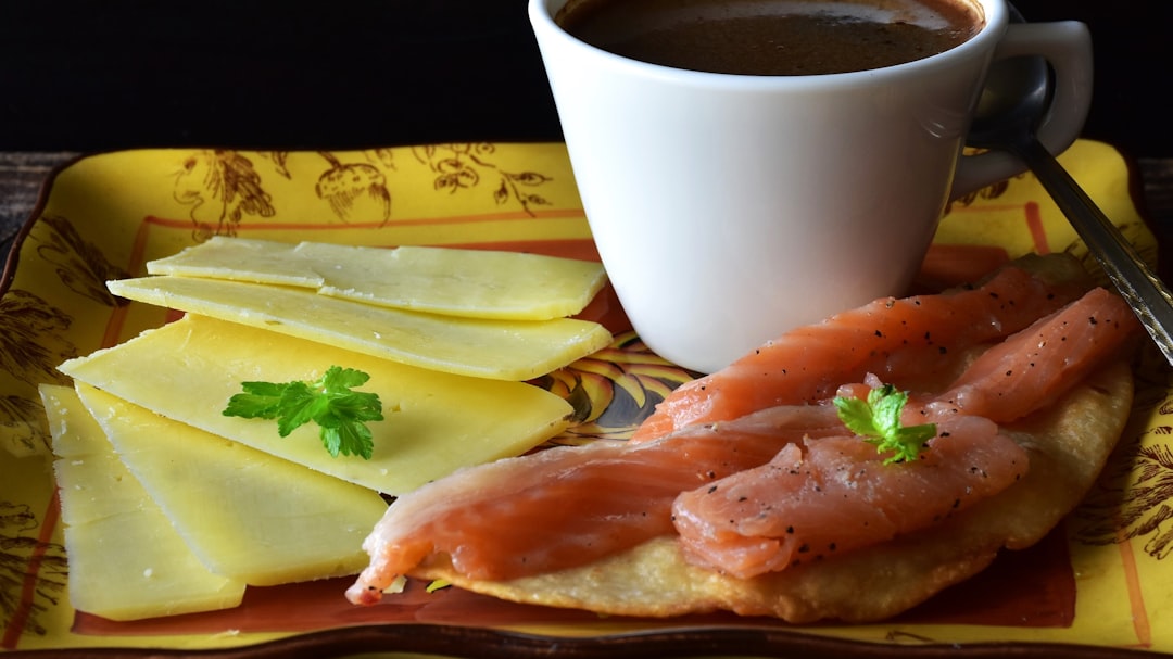 Le Brunost : tout savoir sur le fromage brun en mai 2026