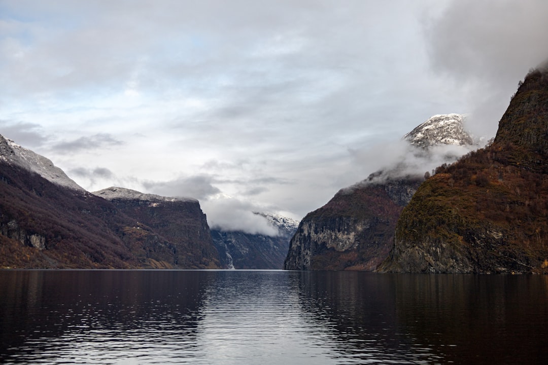 Flåm et le Flåmsbana : le train spectaculaire en juin 2026
