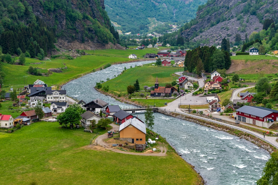 Flåm et le Flåmsbana : le train spectaculaire en juillet 2026